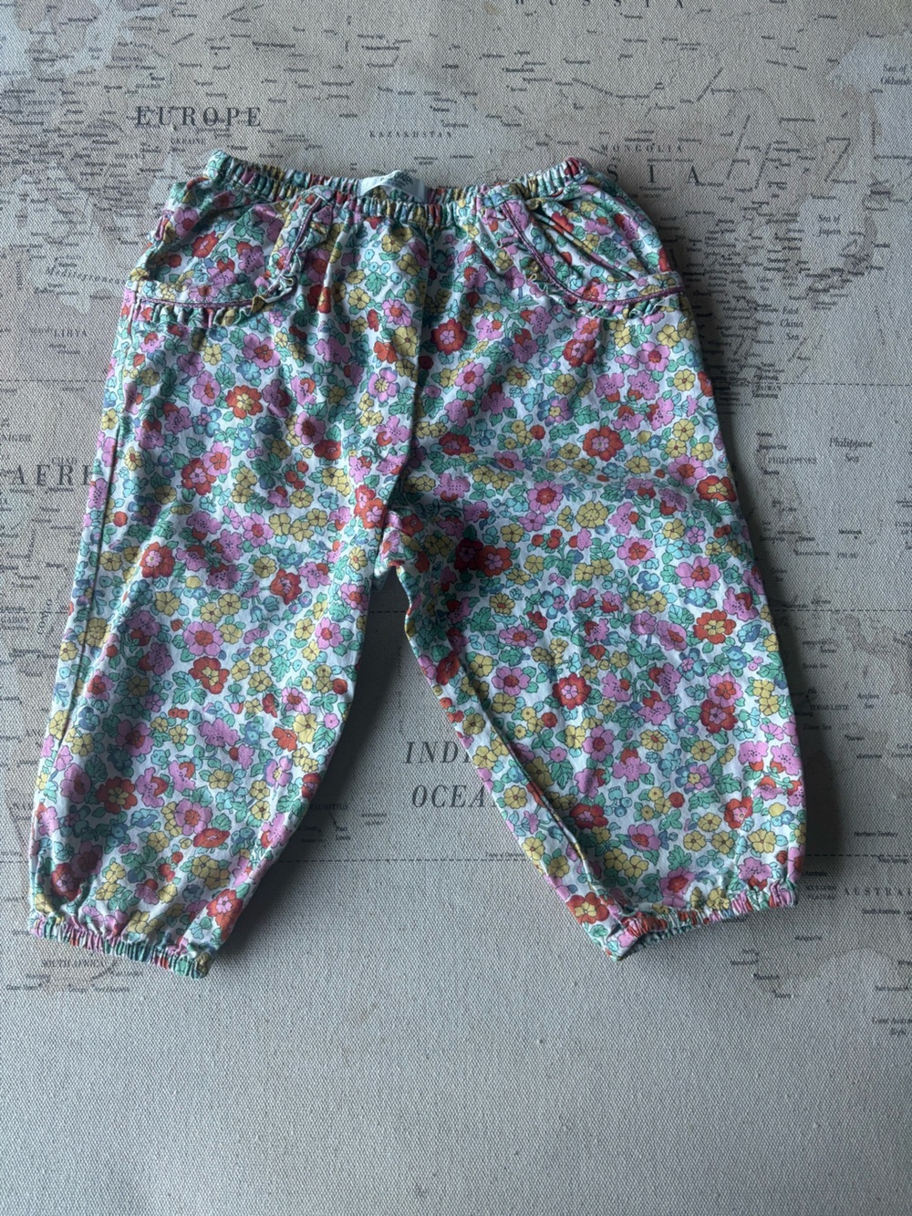 Baby Boden Floral Balloon Pant Ruffle Detail w/Pink Trim Size 12-18 Mo